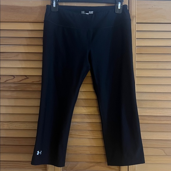 Under Armour Black Athletic Capris - Picture 1 of 1